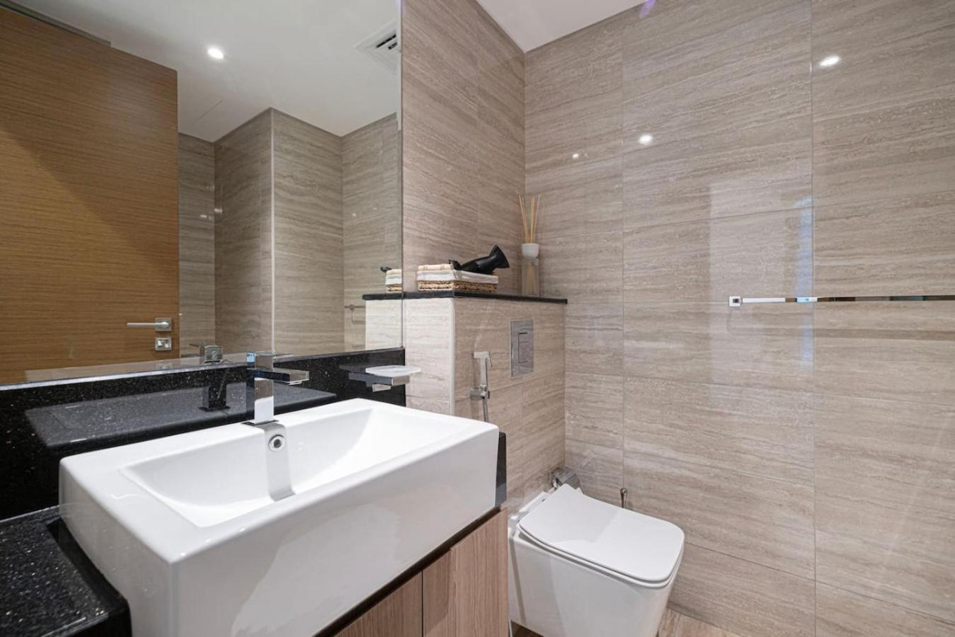 Deluxe 2br Canal View Infinity Pool *