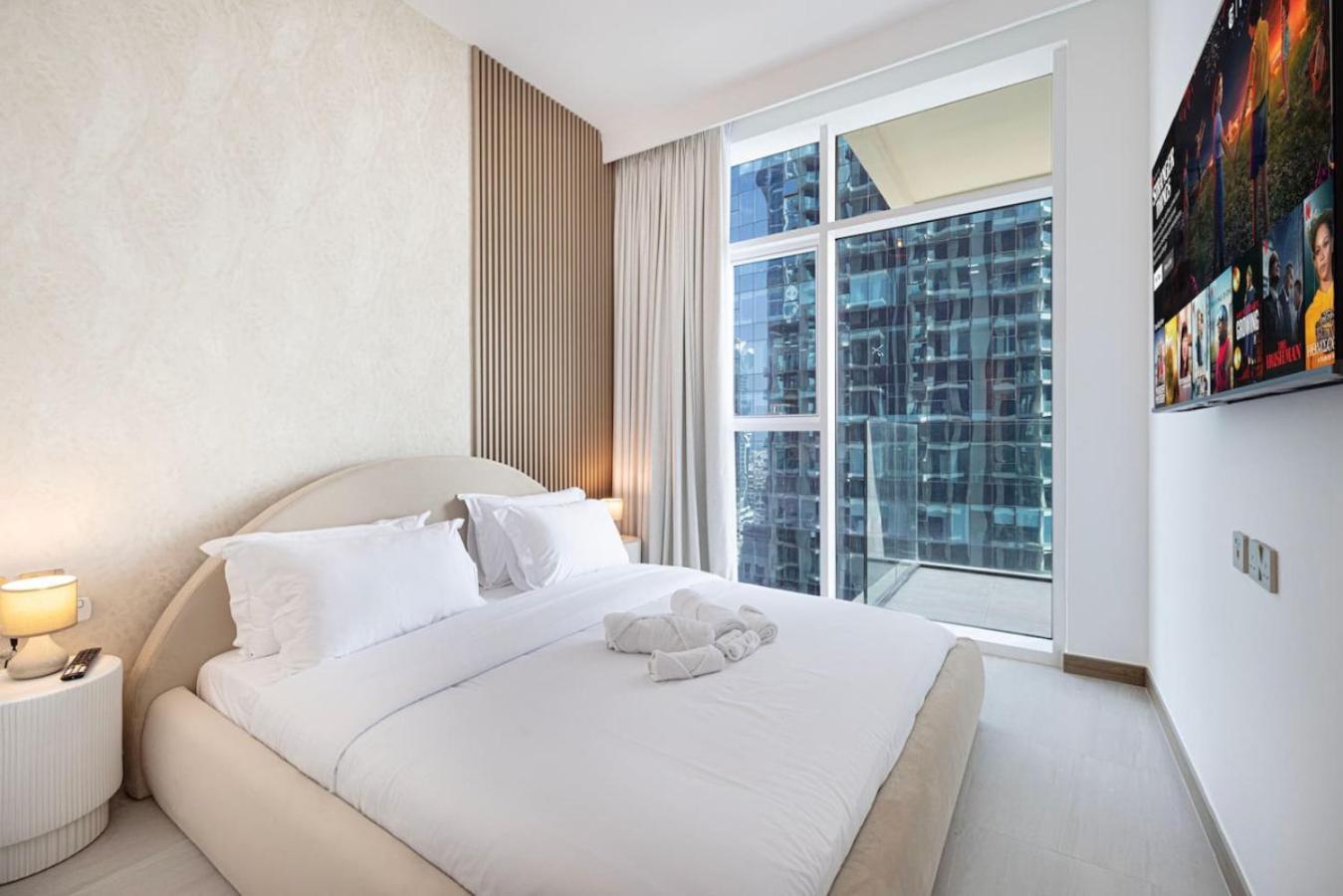 Deluxe 2br Canal View Infinity Pool * Dubai