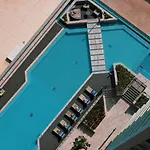 Deluxe 2Br Canal View City Infinity Pool