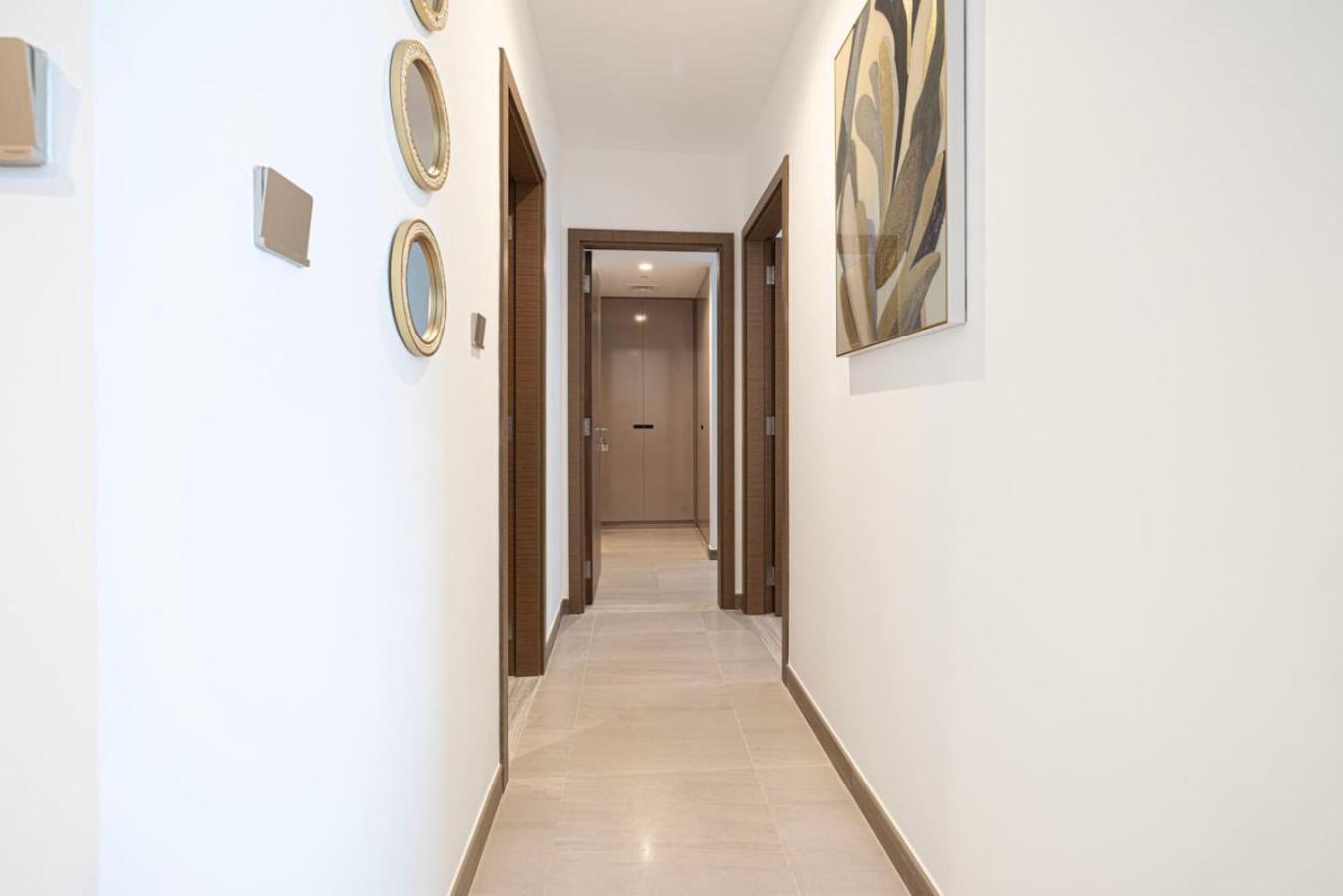 Deluxe 2br Canal View Infinity Pool Apartment