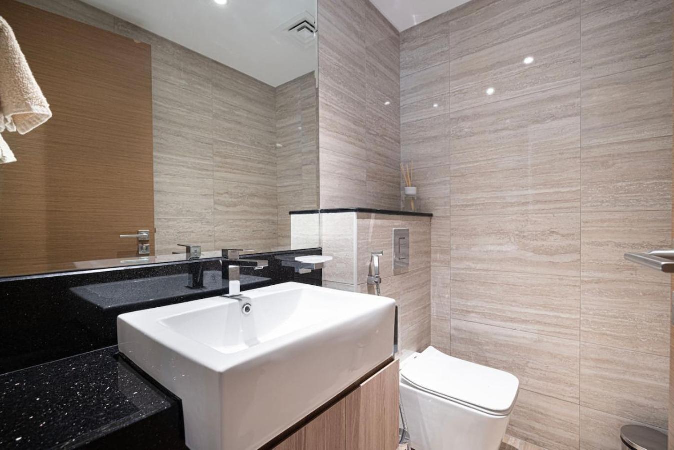 Deluxe 2br Canal View Infinity Pool