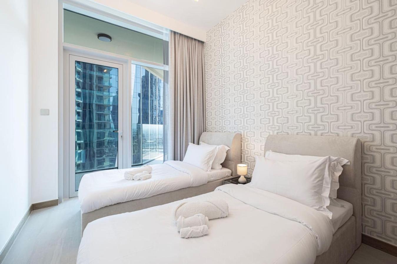 Deluxe 2br Canal View Infinity Pool Dubai