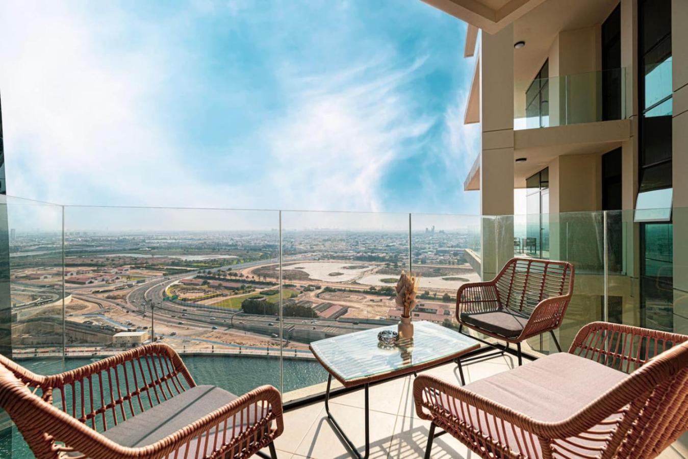 Deluxe 2br Canal View Infinity Pool Apartment *